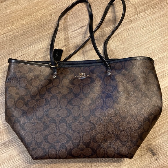 Coach Handbags - Coach City Tote Signature Leather Tote